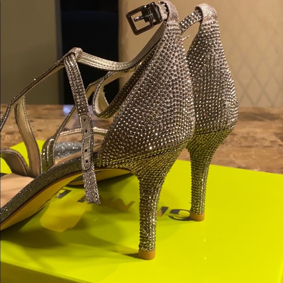 Shoe - Picture 3 of 5